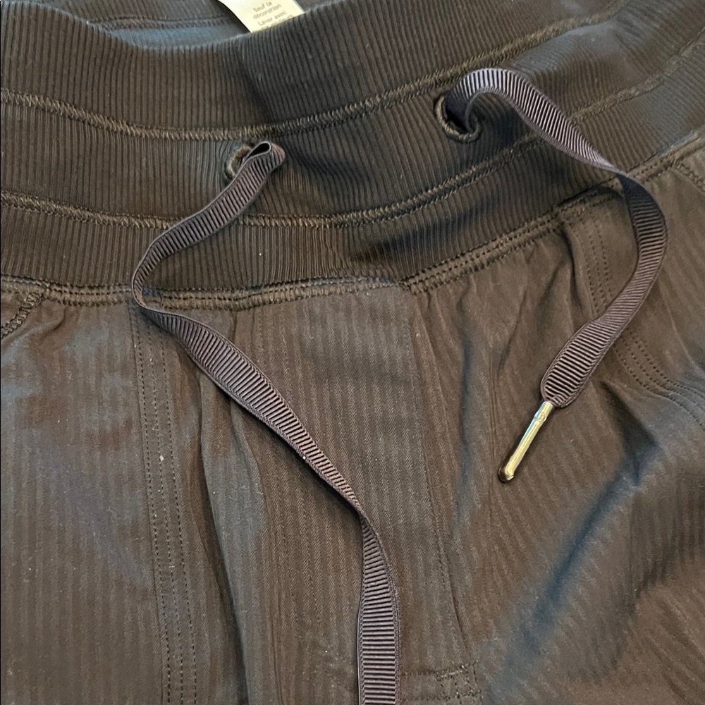 Women’s Lululemon street to studio pants black size 4 - Picture 5 of 8